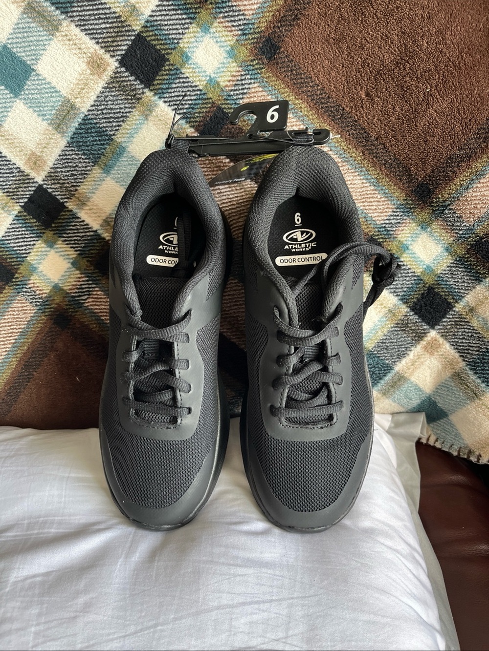 Athletic Works Women's Size 6 Black Memory Foam